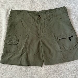 Women’s World Wide Sportsman shorts.  Size 14. Green.